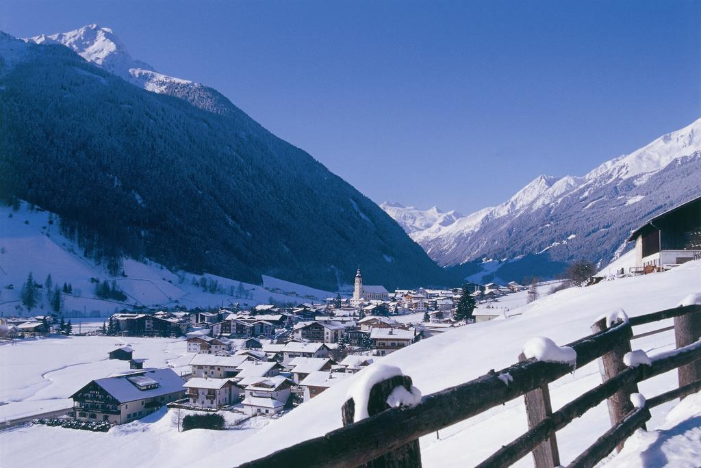 Sportpension Elisabeth Neustift im Stubaital Exterior photo
