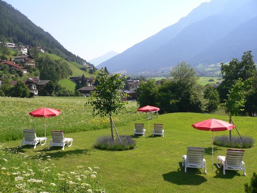 Sportpension Elisabeth Neustift im Stubaital Exterior photo