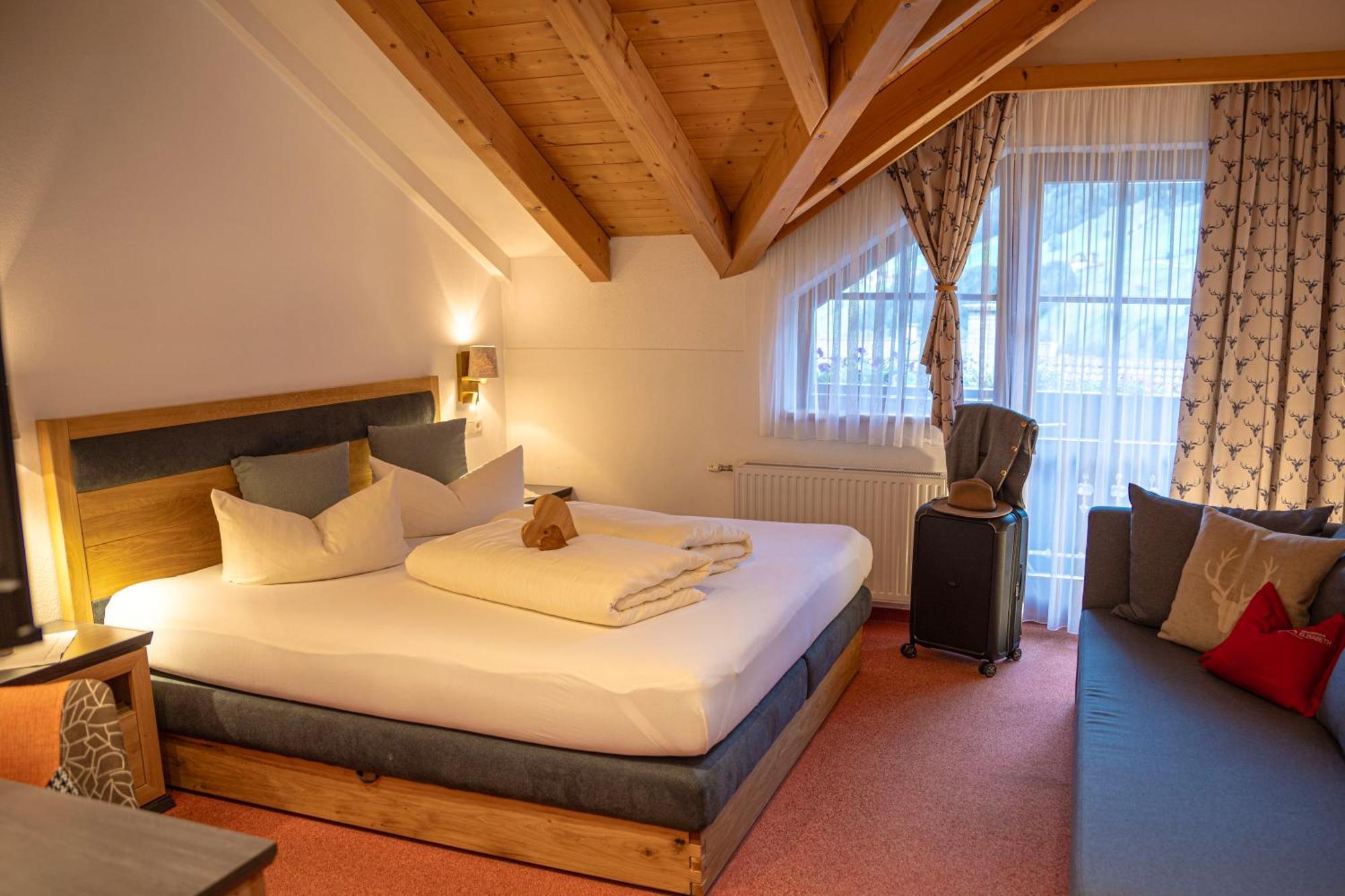 Sportpension Elisabeth Neustift im Stubaital Exterior photo