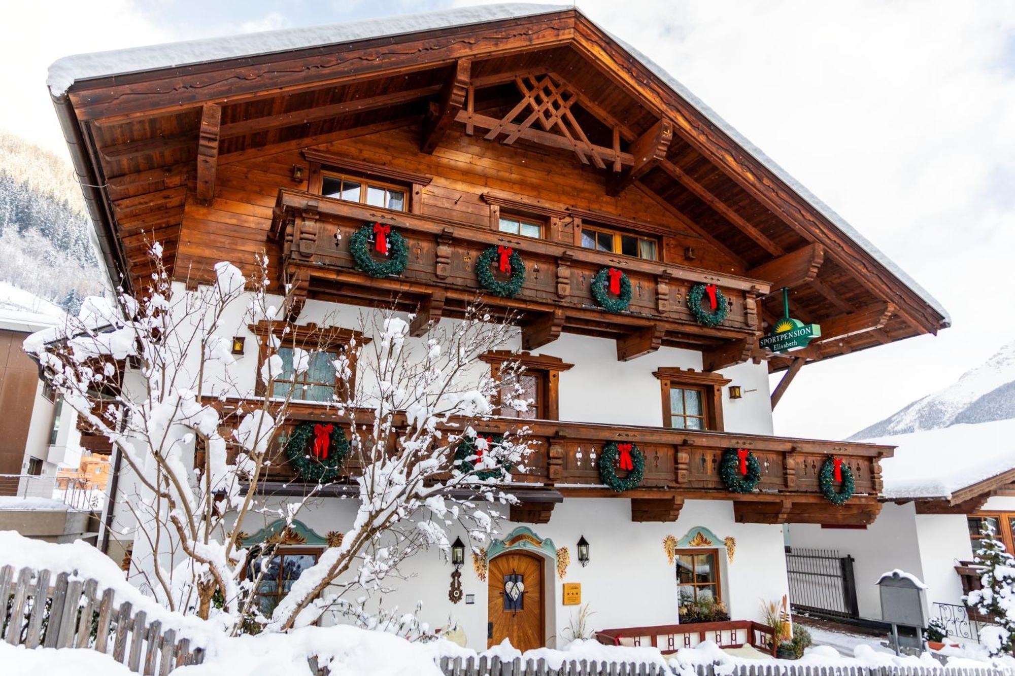Sportpension Elisabeth Neustift im Stubaital Exterior photo